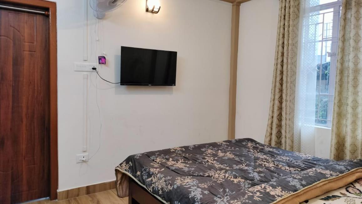 Aroma Inn Σιλόνγκ Εξωτερικό φωτογραφία