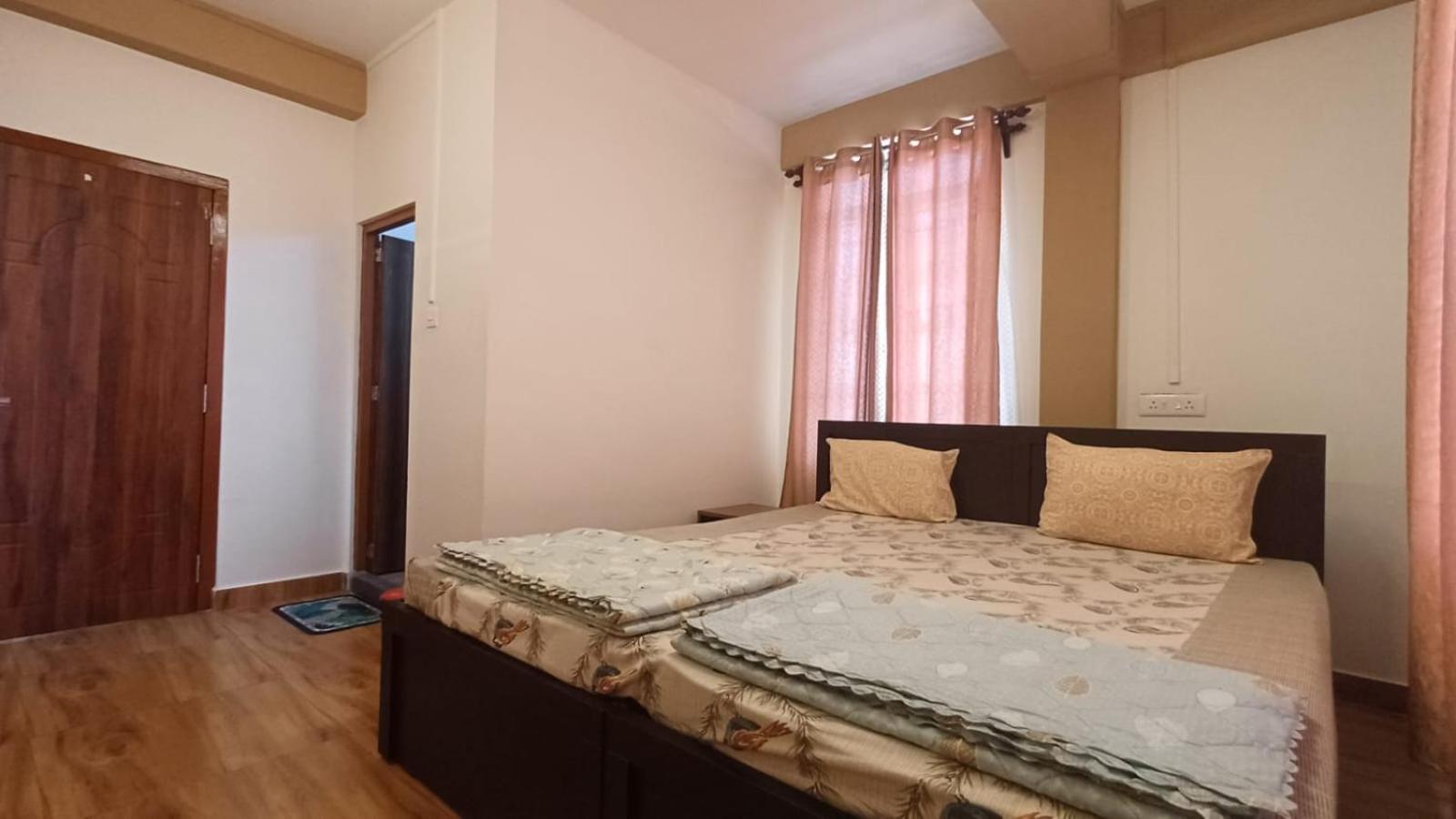 Aroma Inn Σιλόνγκ Εξωτερικό φωτογραφία
