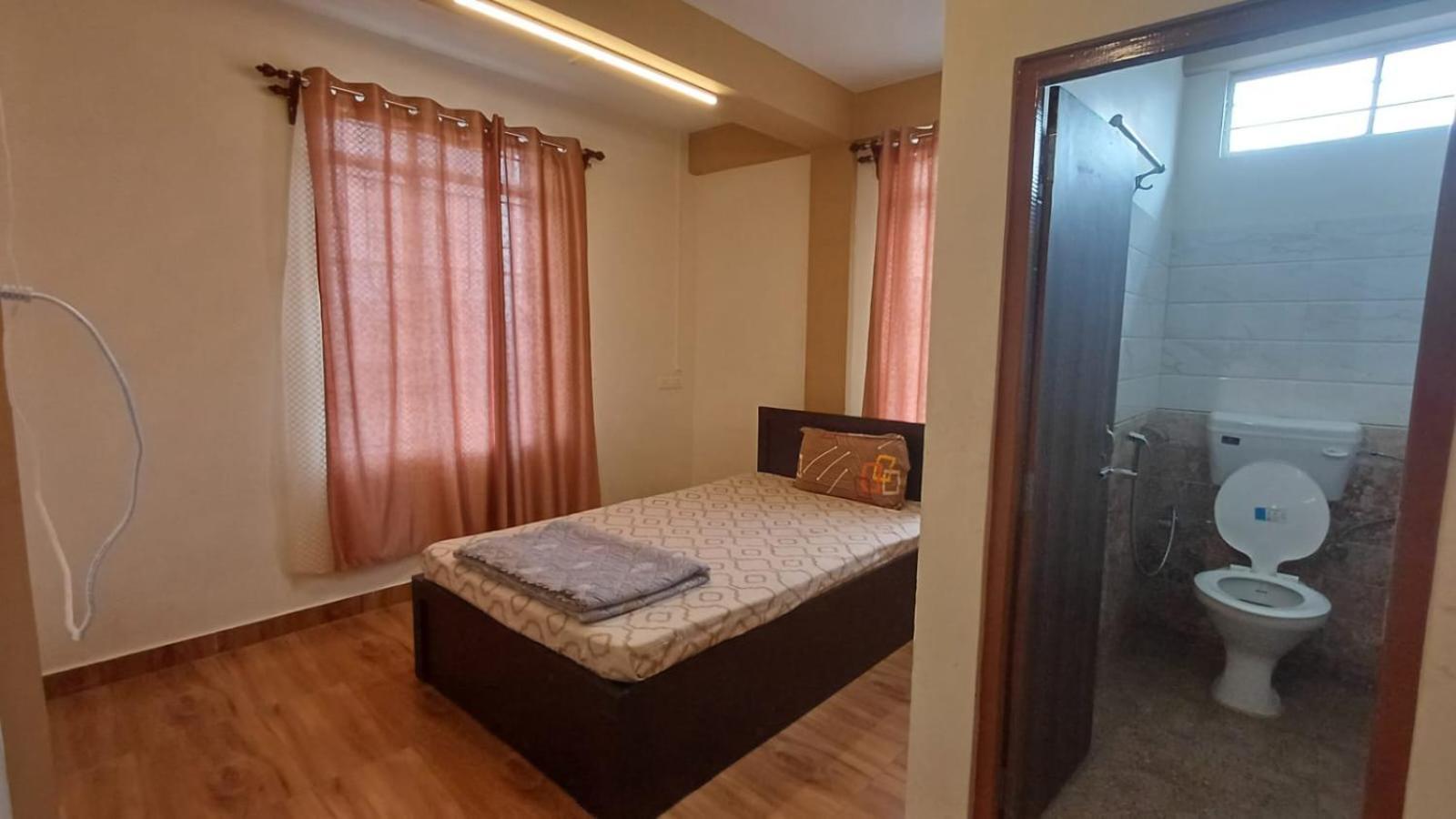 Aroma Inn Σιλόνγκ Εξωτερικό φωτογραφία